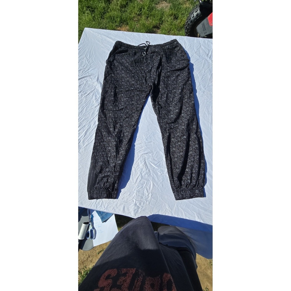 Retro Stitch black and white patterned Stretch Pants in size XL.